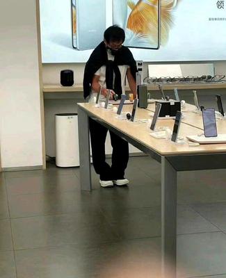 華為新機太緊俏,連成龍都沒買到